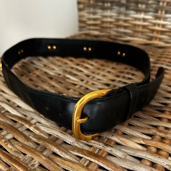 Gucci Black Leather Belt with Gold Buckle Accent Gucci Black Leather Belt with Gold Accent main image 3